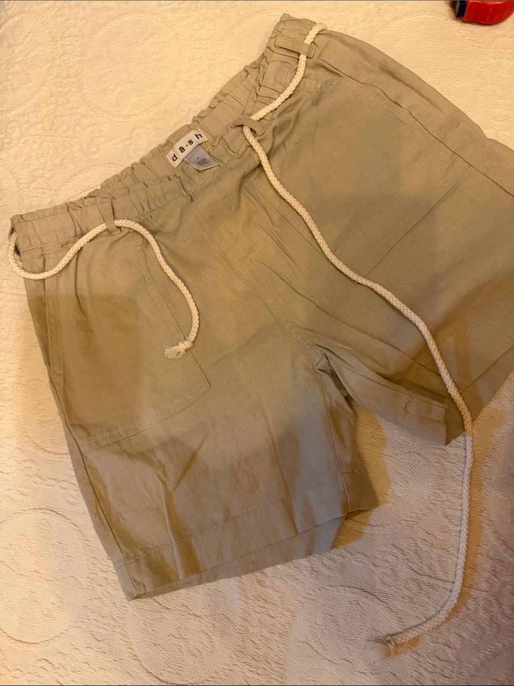 Dash Ladies Bermuda’s Drawstring Linen-Blend Shorts in Khaki